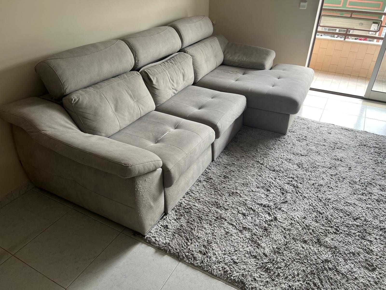 Sofá 2 Lug. Extensíveis com Chaiselongue Cinza + Tapete 160x200Cinza