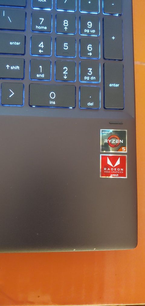 Сенсорный HP Envy x360 15 Ryzen 5 2500u /Vega 8/ 16 озу/ssd 250+250.