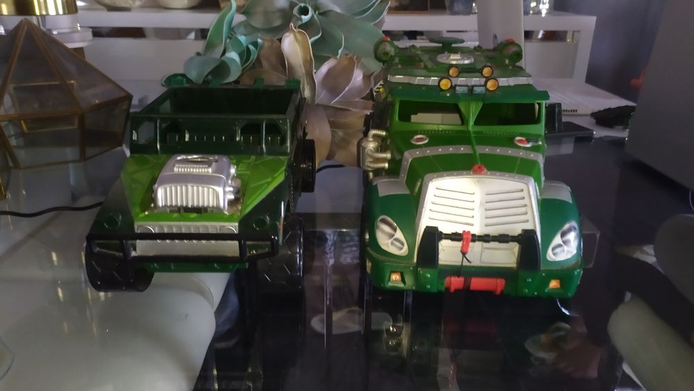 2 camiões grandes ninja turtle