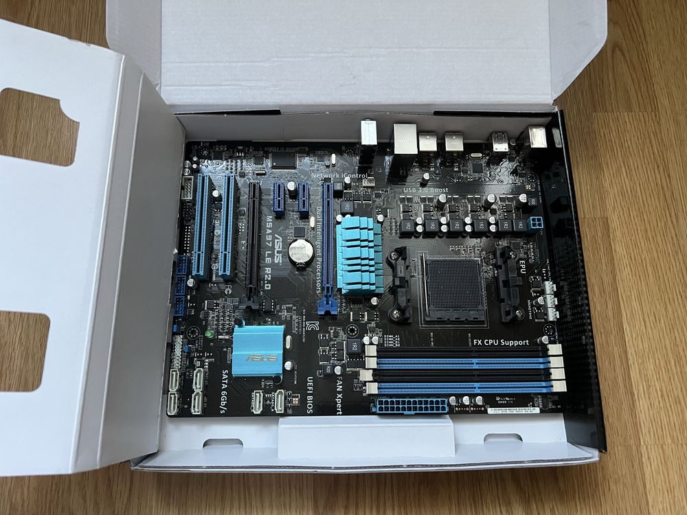Материнська плата ASUS M5A97 R2.0