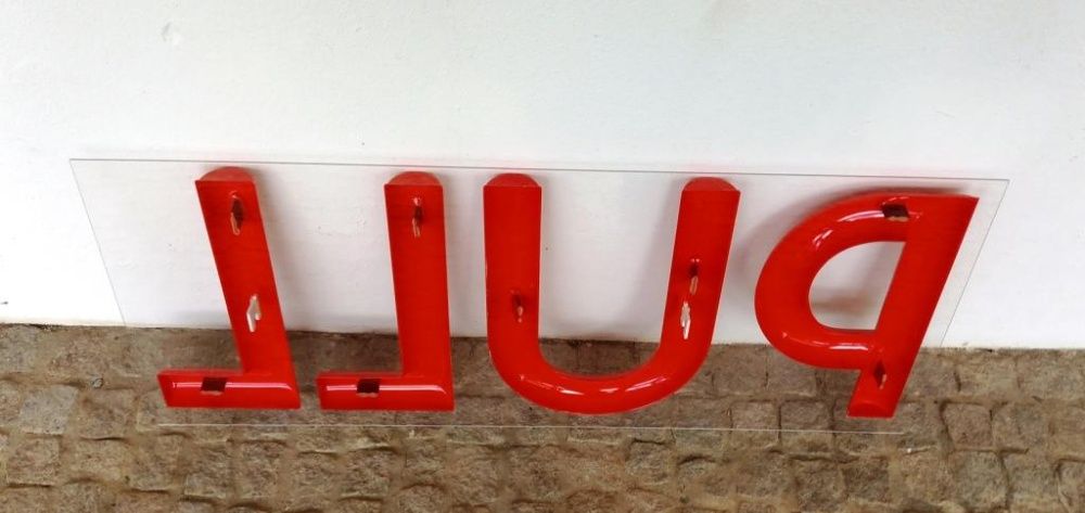 Placa Acrílica – “PULL”
