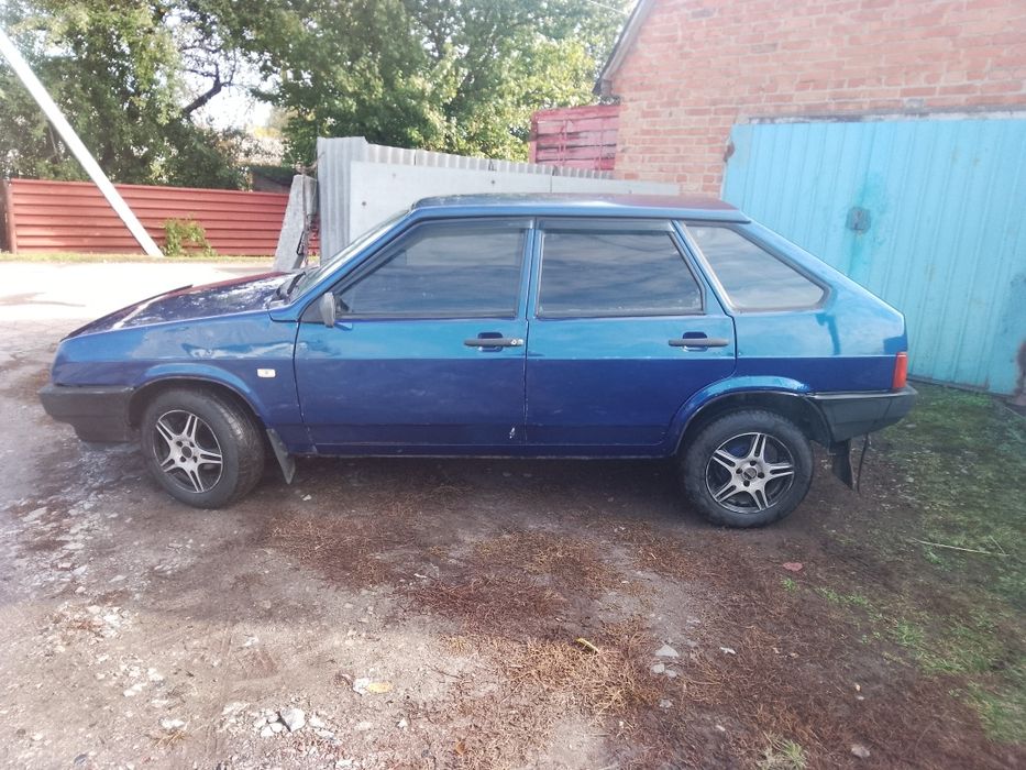 В продажі Ваз 2109. 2002 р.