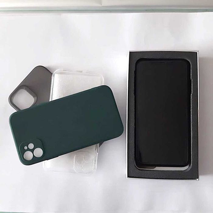 iPhone 11 - Preto 64GB