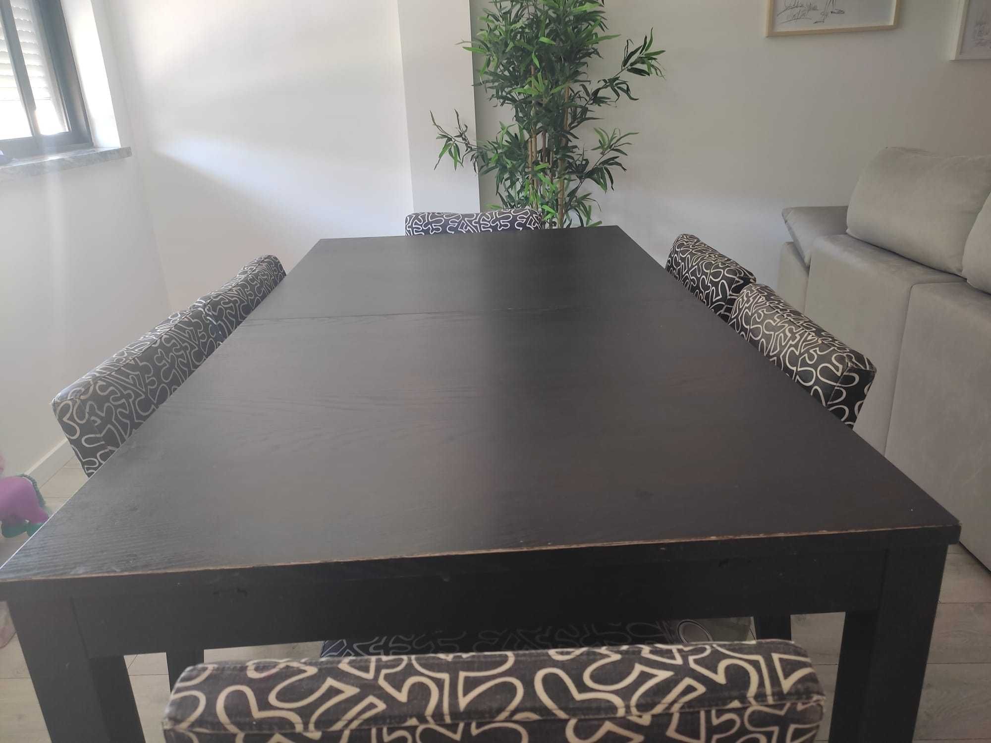 Mesa de jantar extensível