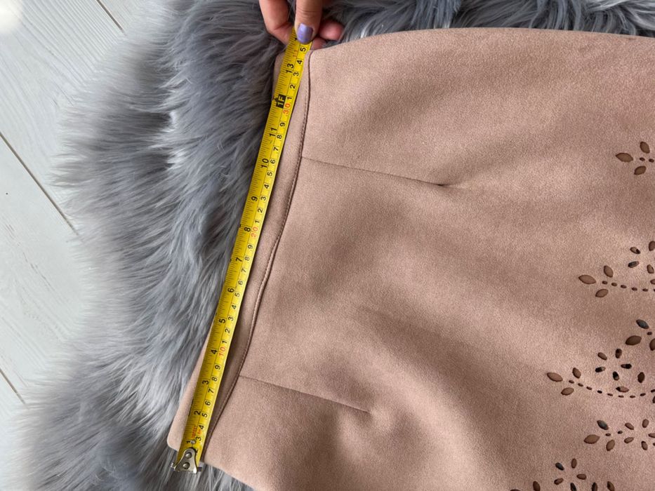 Крутая Юбка замшевая бежевая Италия! С перфорацией! Спідниця замшева