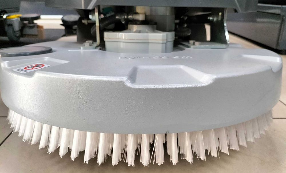 Продаж запчастин і  аксесуарів на підлогомийні машини