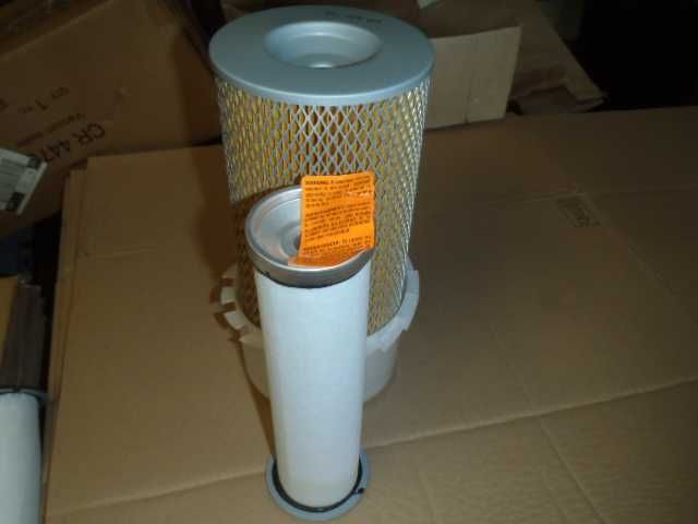 Filtr powietrza  atlas YANMAR MASSEY FERGUSON kubota KOMATSU bobcat