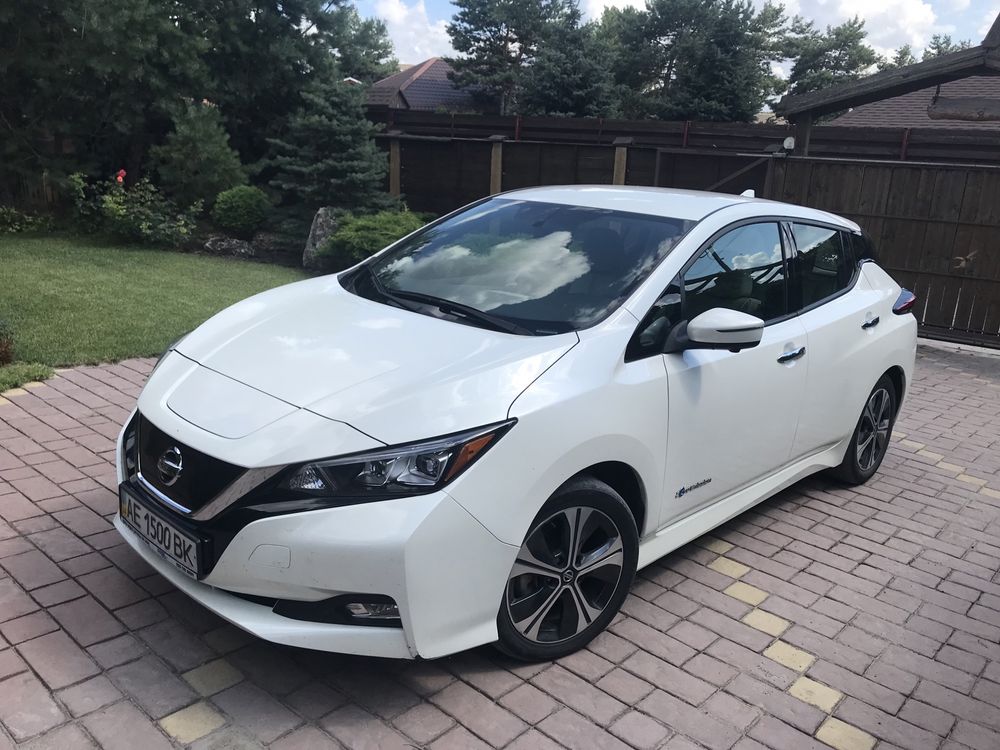 Продам Nissan Leaf 2020 года регистрации