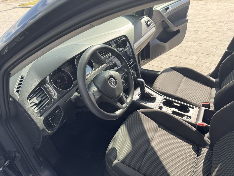 Volkswagen Golf VII