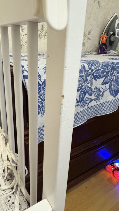 Ліжечко дитяче. Матрац. Мобіль