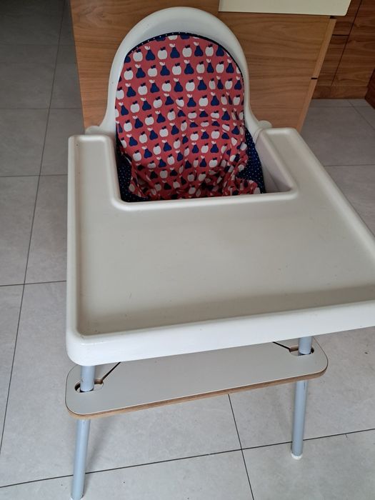 Krzeselko do karmienia Ikea Antilop + podnóżek i poduszka