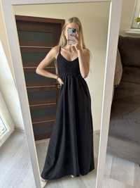 Czarna długa suknia na lato