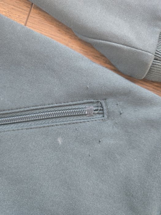 Dres damski adidas SST PB Rozmiar S kolor ciemny zielony