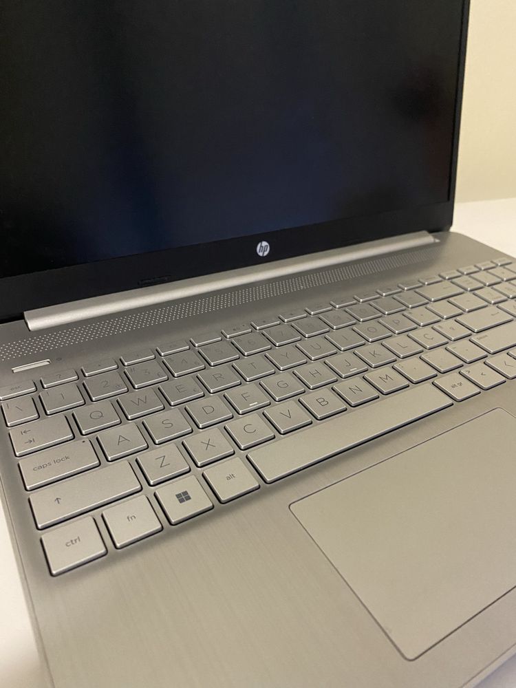 Portátil HP 15-fc0025np - Ryzen 5 | 16GB RAM | 512GB SSD | Windows 11