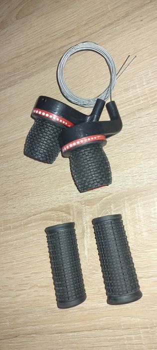 Manetki obrotowe do roweru + rączki / chwyty kierownicy – NOWE!