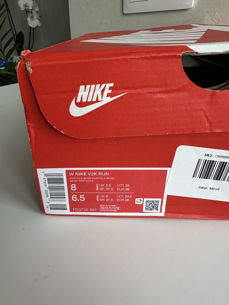 Nike v2k run 8us 39 24,5см