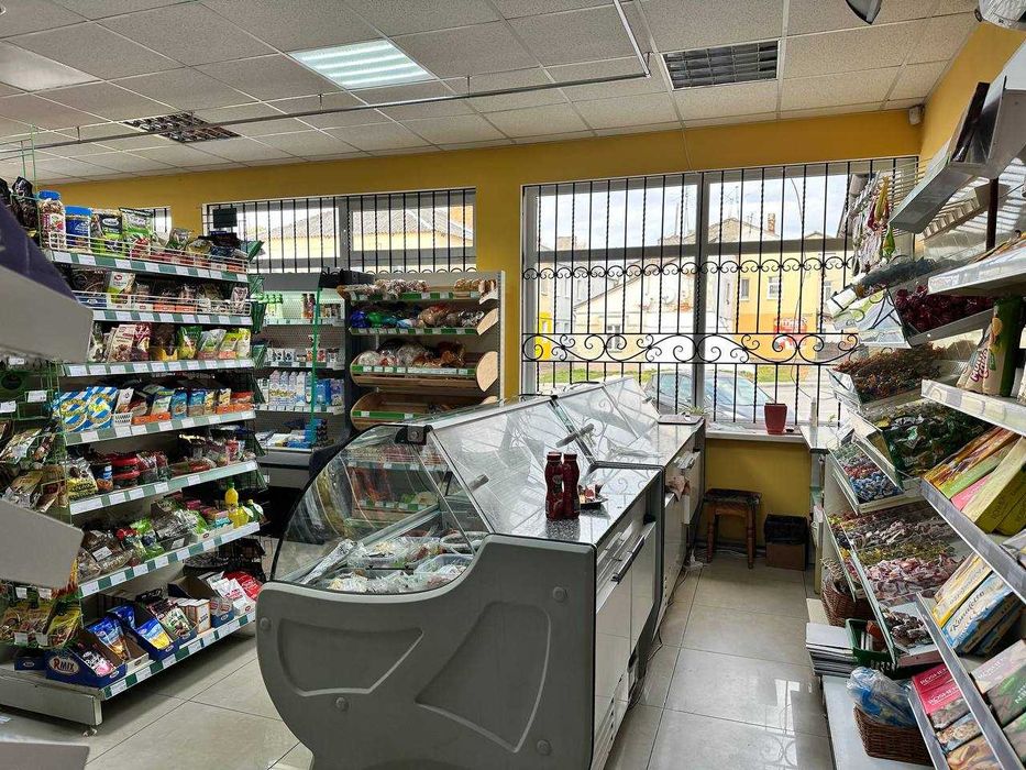 Оренда комерційного приміщення 250 кв.м у центрі Радехова Тарнавського