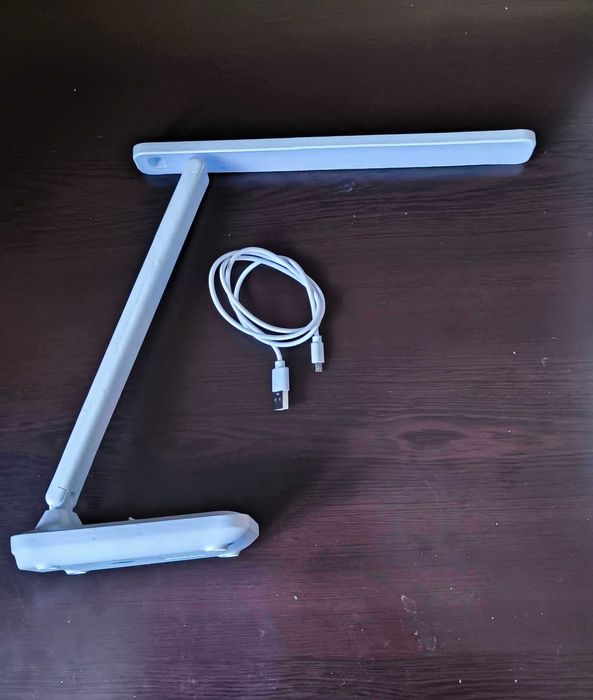 Lampa lampka biurkowa na biurko mała ledowa led biała składana