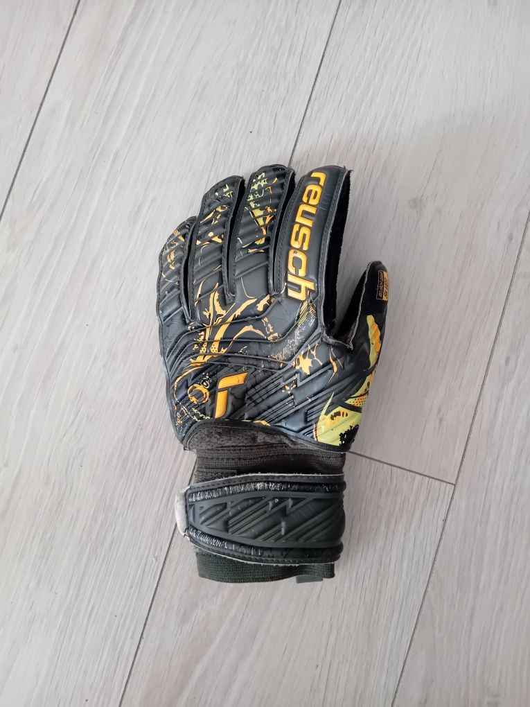 Rękawice bramkarskie reusch