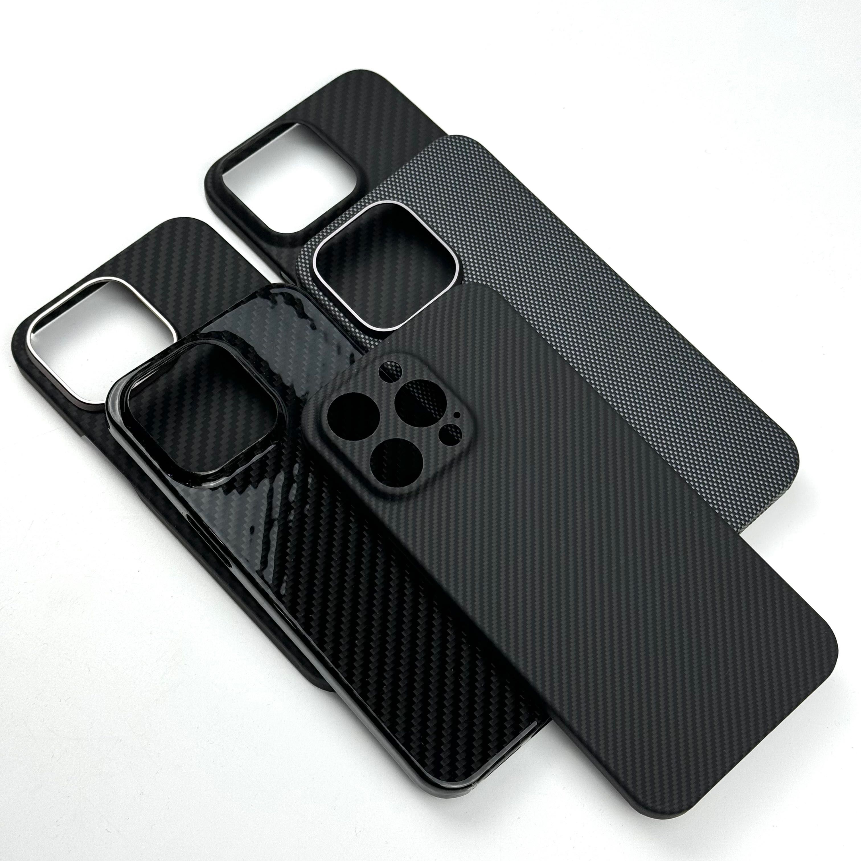 Ультратонкий карбоновый чехол iPhone 15 Pro Max