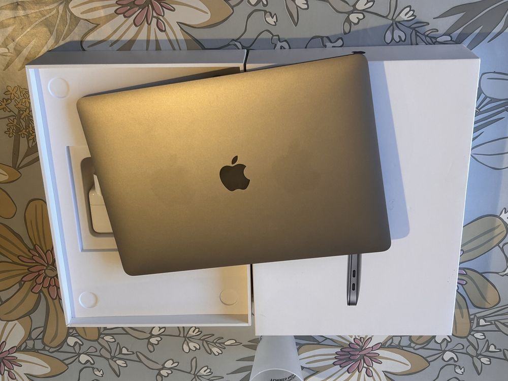 Macbook air em otimo estado
