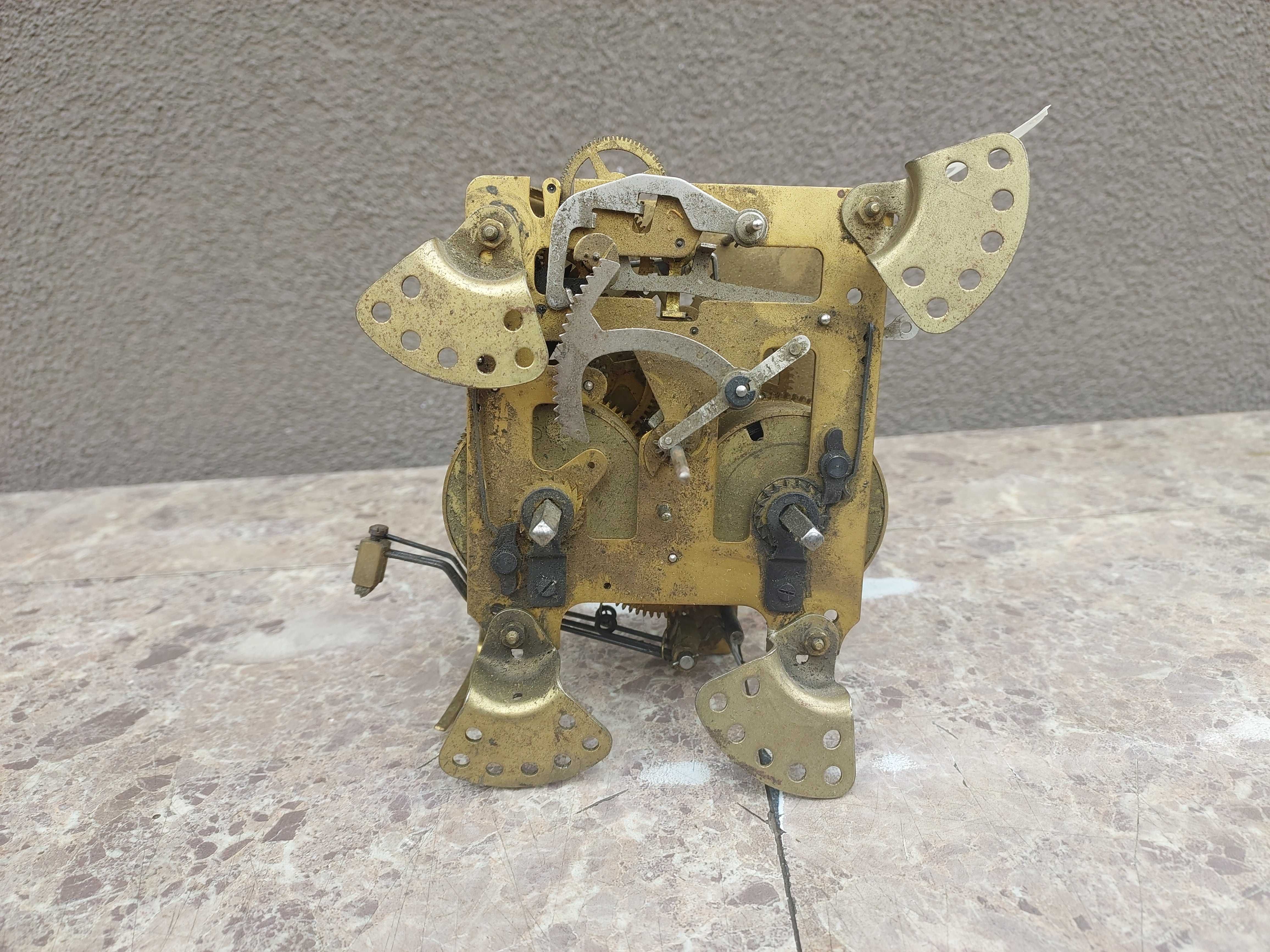 M088 Mechanizm starego zegara Kienzle 502 bufetowego kominkowego