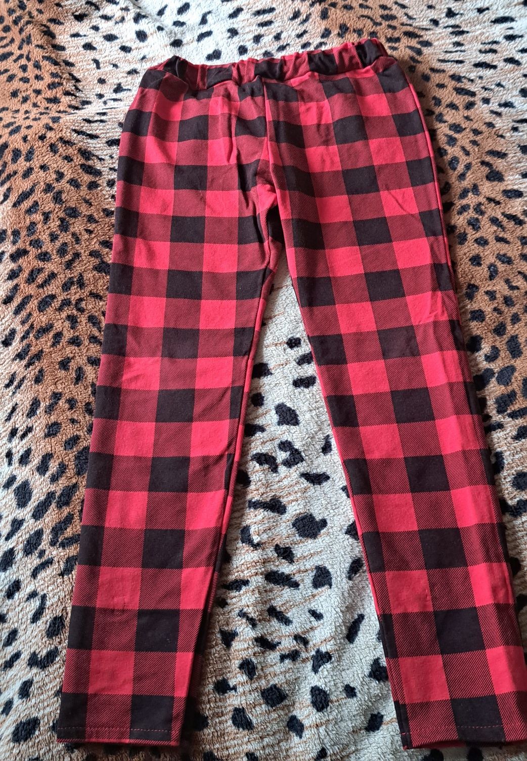 Komplet świąteczny w kratkę Latori 122/128 czerwony spodnie bluzka