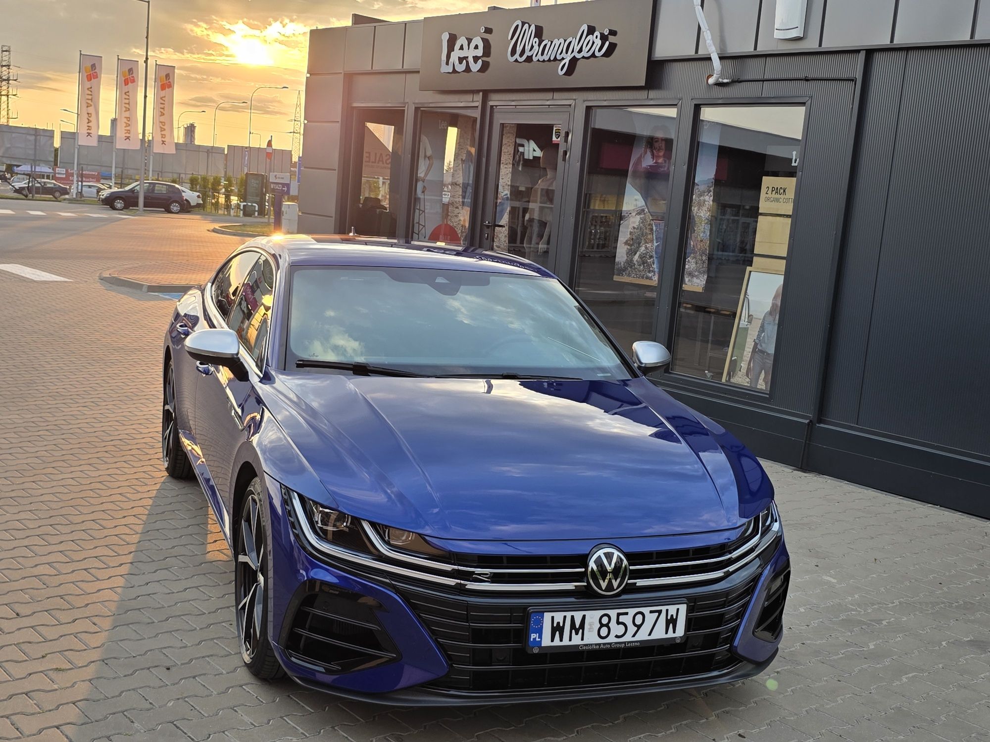 Arteon R 2.0 TSI 320KM 4Motion
Arteon R Automat rok 2022 Jak Nowy