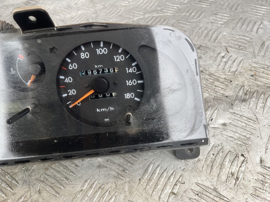 Приборная панель 2.4 бенз Ниссан террано 2 nissan terrano год 03