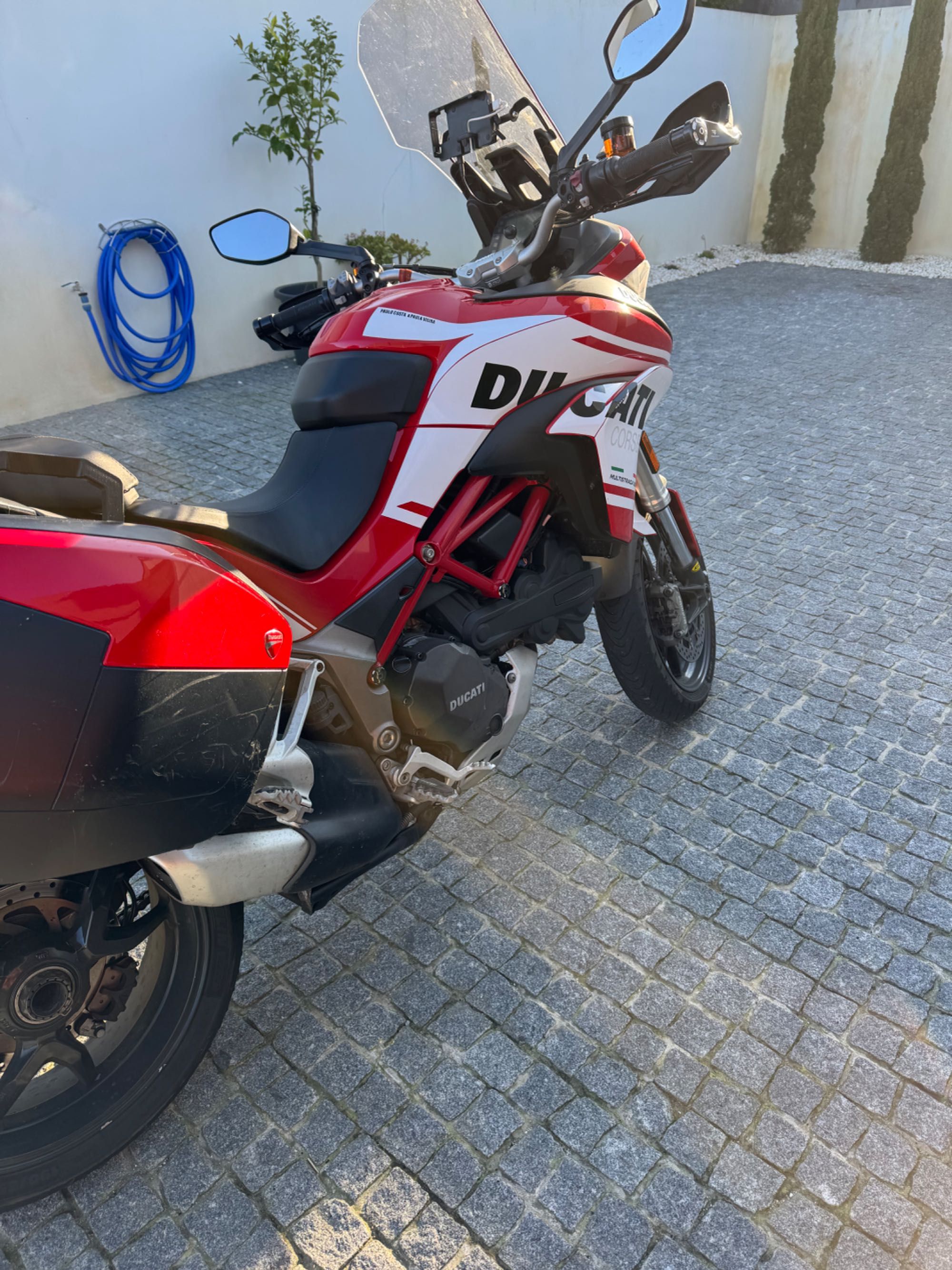 Ducati multistrada 1200S com malas