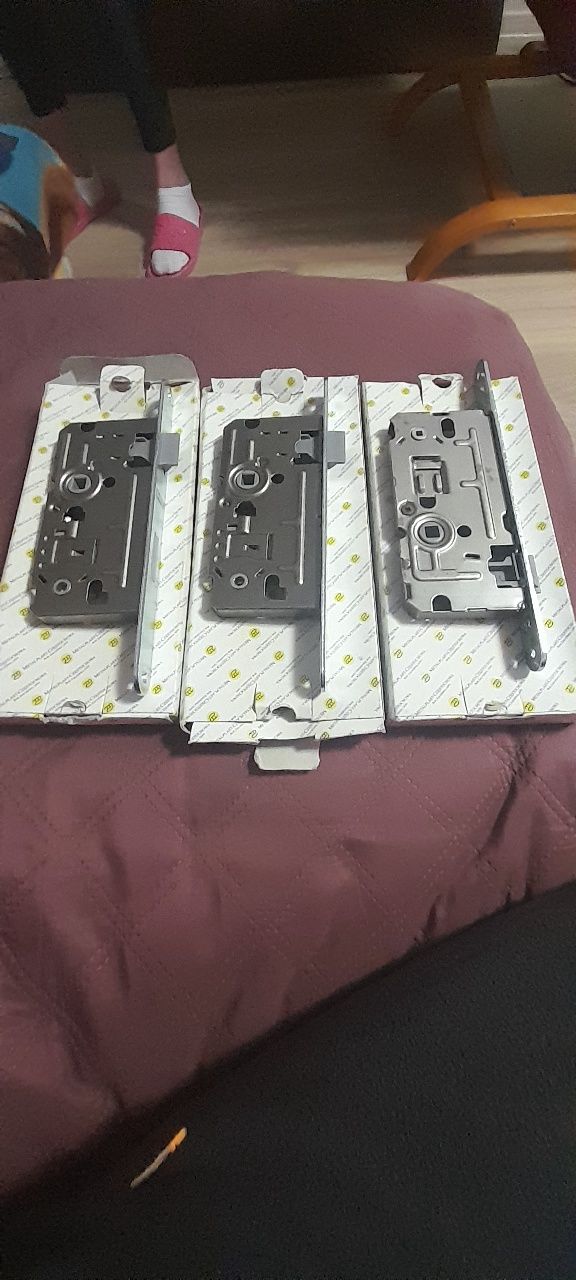 3 zamki do drzwi łazienkowych
