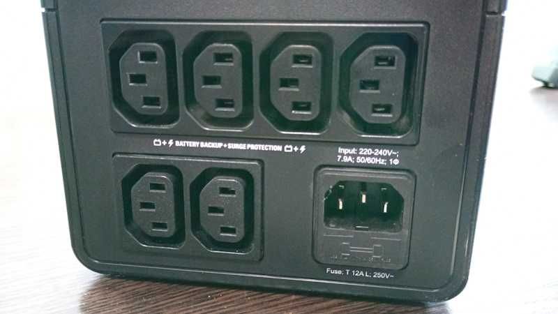Джерело безперебійного живлення APC 1600VA, 900W