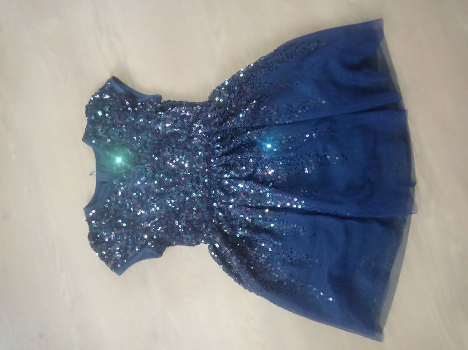 Нарядне плаття на 5-7 років