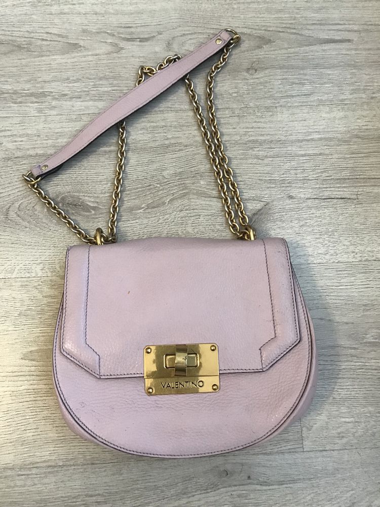 Шкіряна оригінальна сумка крос-боді valentino в трендовому кольорі