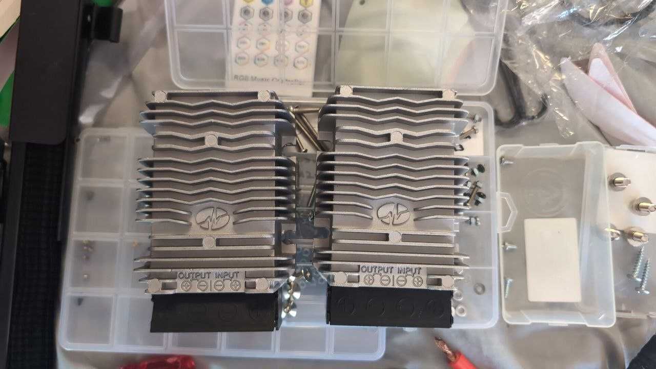 Преміум понижувач постійної напруги з 30-60V на 13.8V до 60А