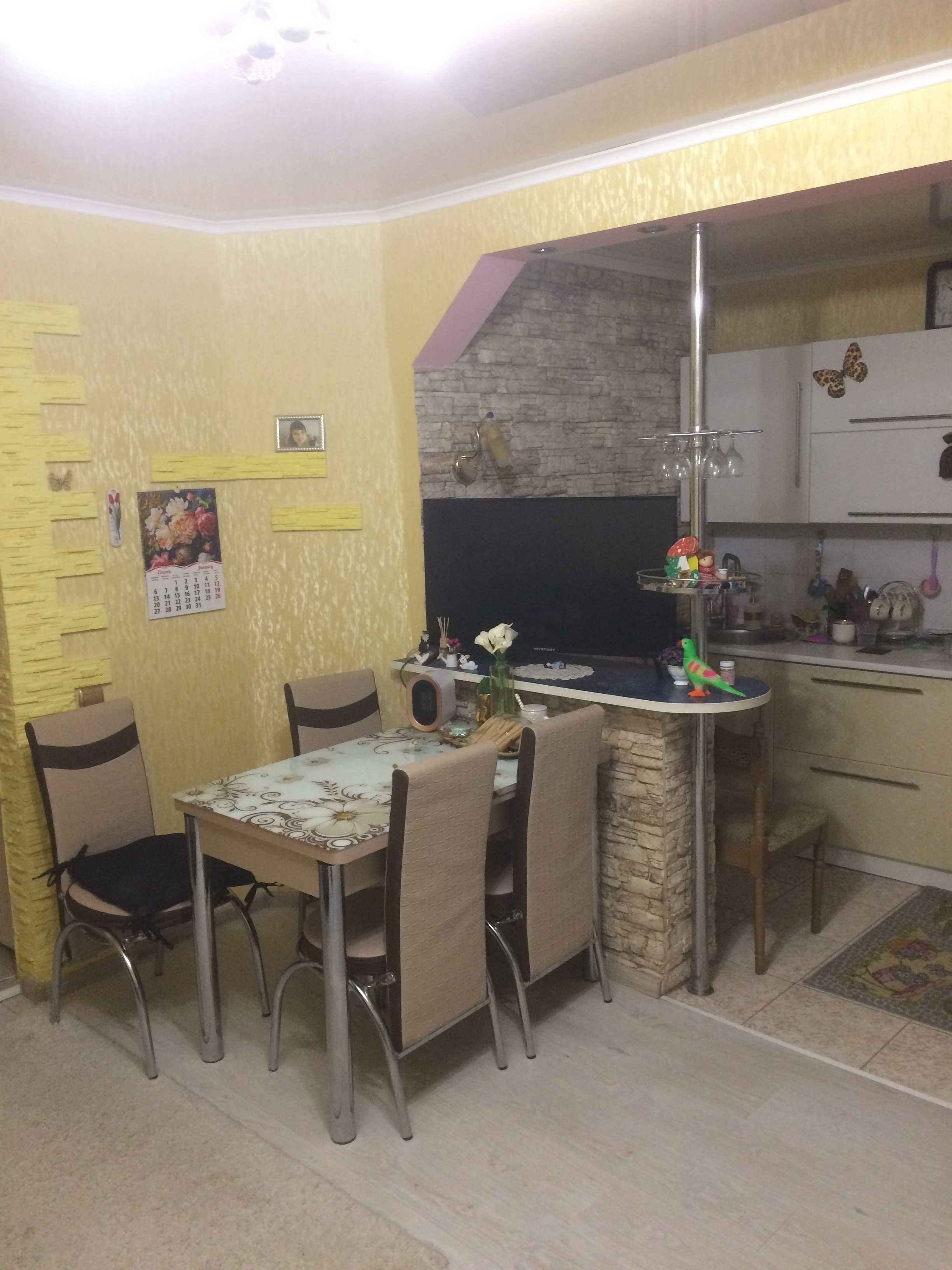 Продається 3 кімнатна квартира с - Цемзавода