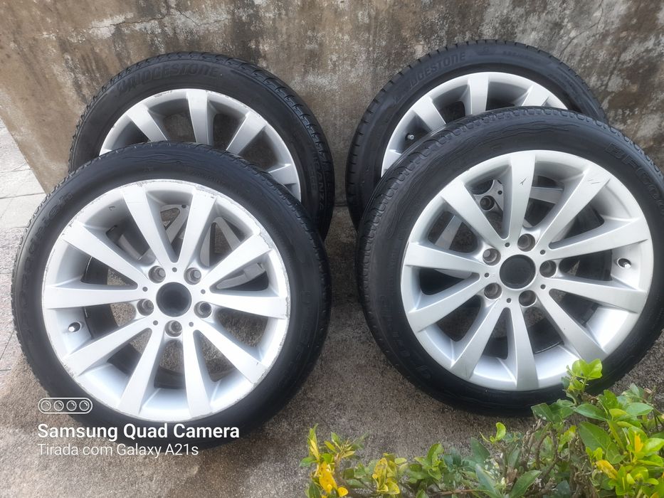 Vendo jantes bmw originais 17 com uns pequenos riscos