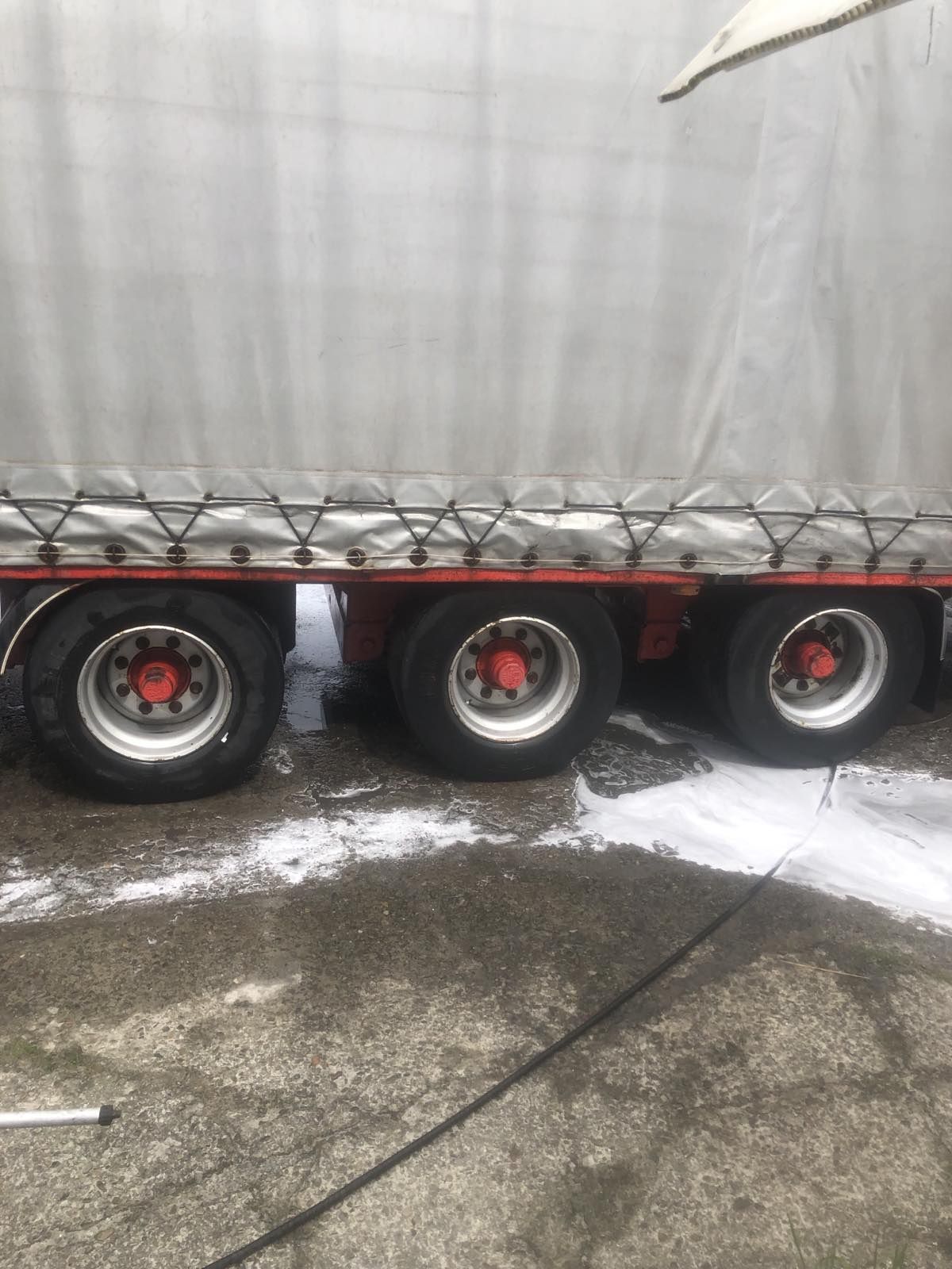 Причіп Fruenhauf бортовий напівпричіп вантажний причіп прицеп
 Модель