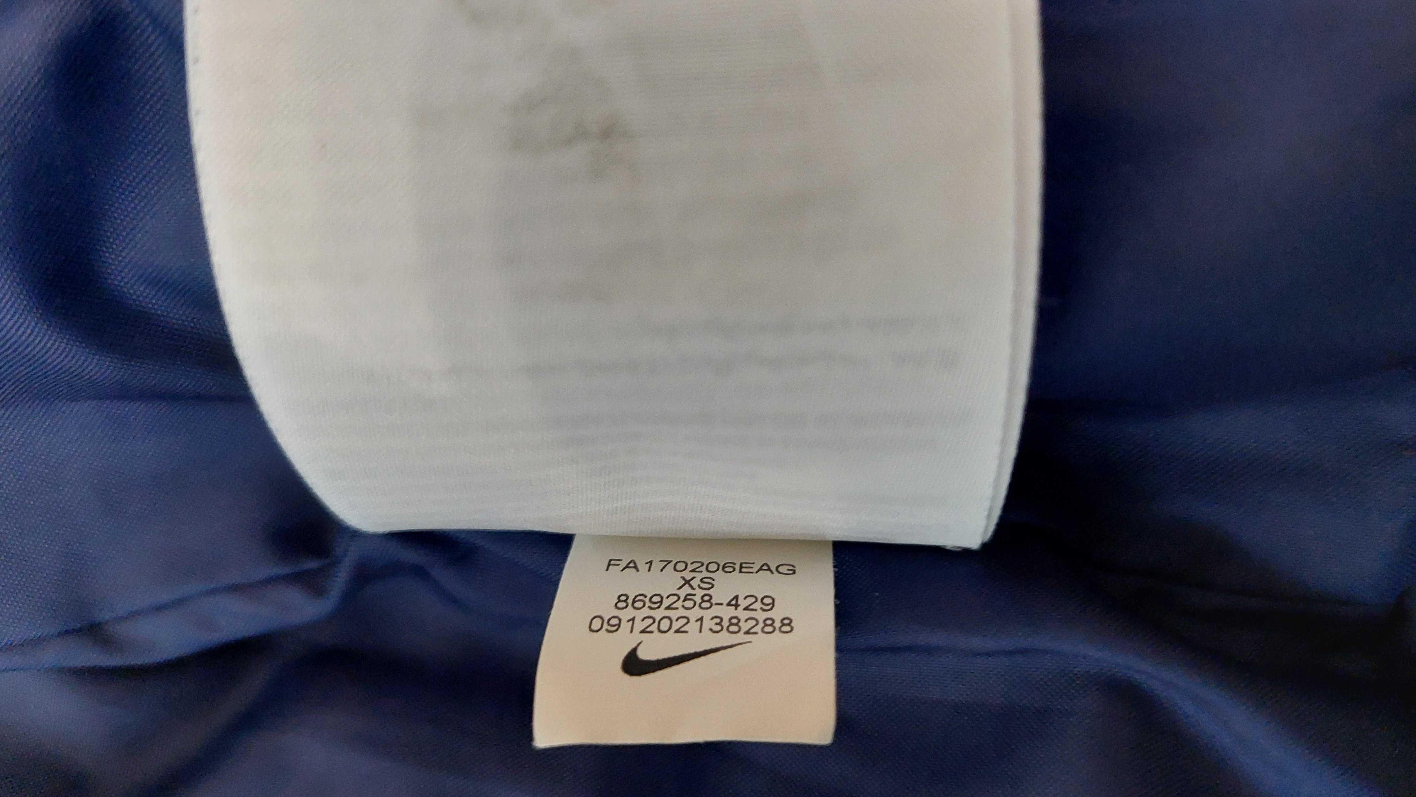 Куртка жіноча Nike, розмір xs