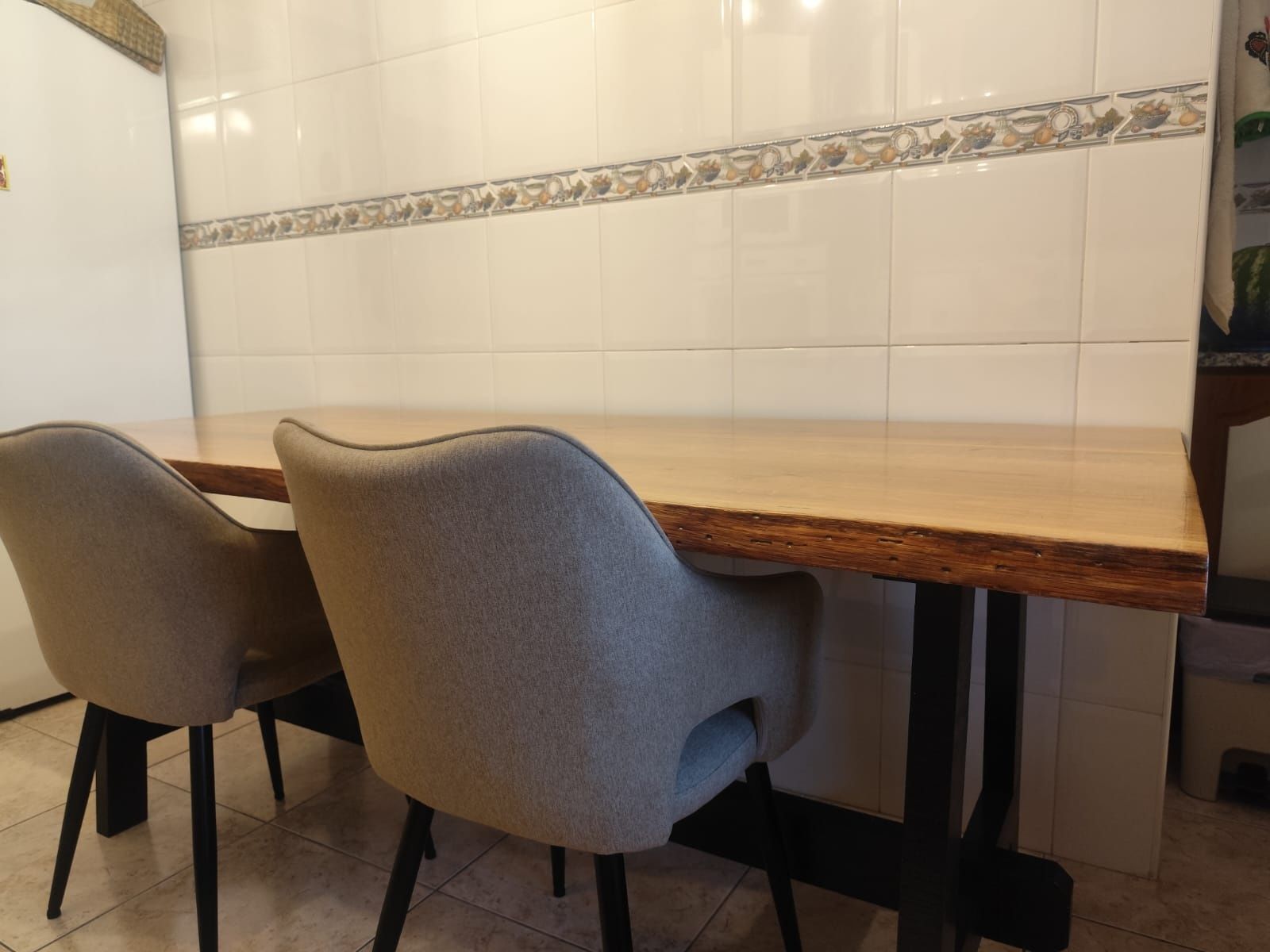 Mesa Unica em Carvalho Frances