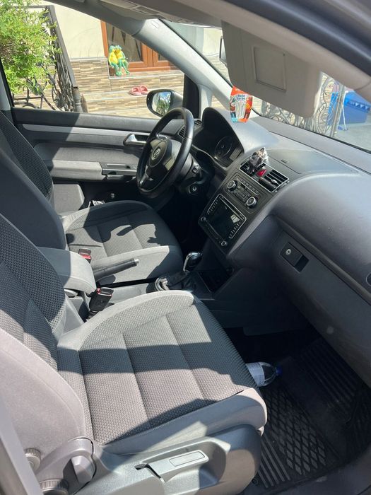 Volkswagen touran 1.6 дизель автомат 2011рік