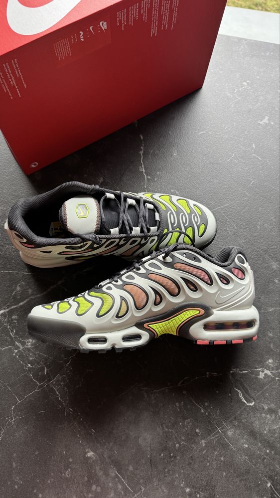 Nike Air Max Plus Drift “Light Silver/Volt” | r. 42 | Nowe, oryginalne