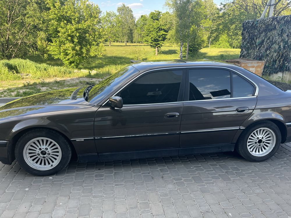 BMW 740i 1994 рік