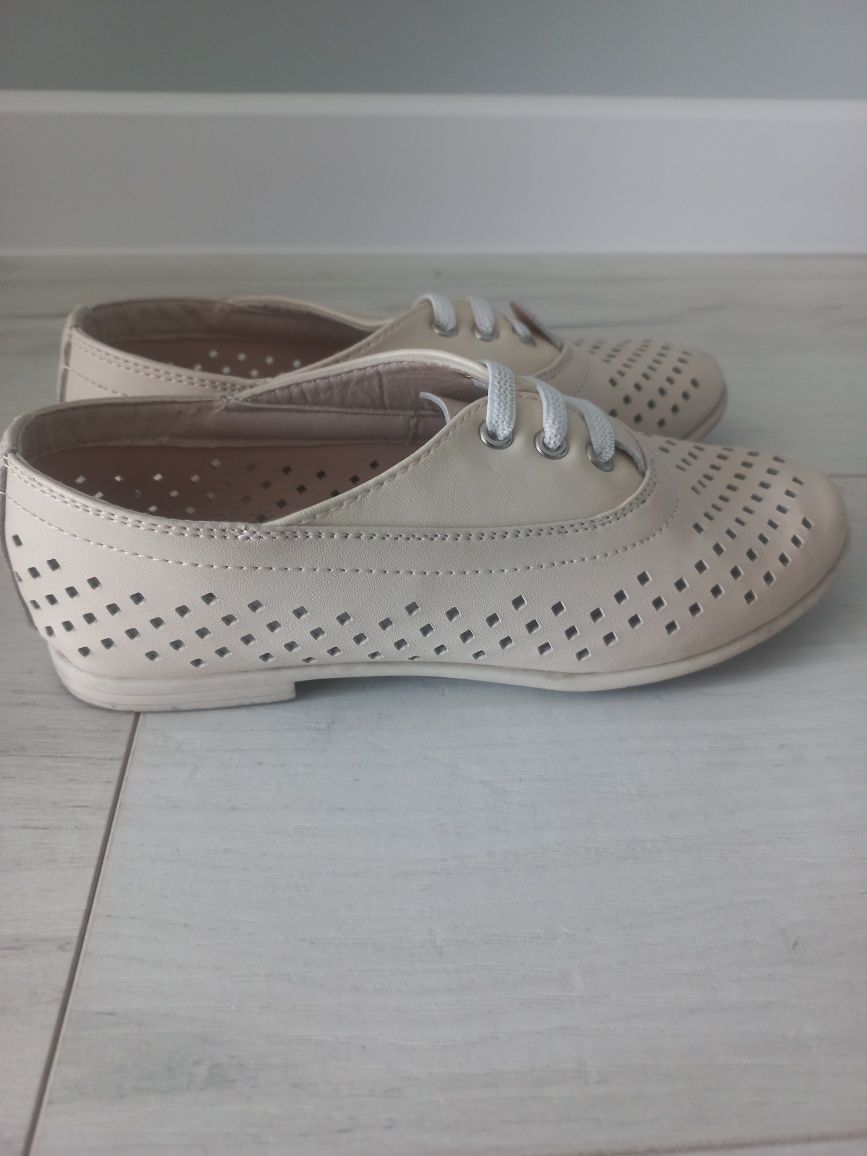 Buty dziewczęce roz 32 beżowe sandałki ażur