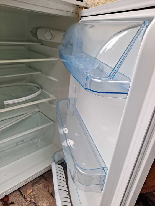 Lodowka mala pod zabudowe