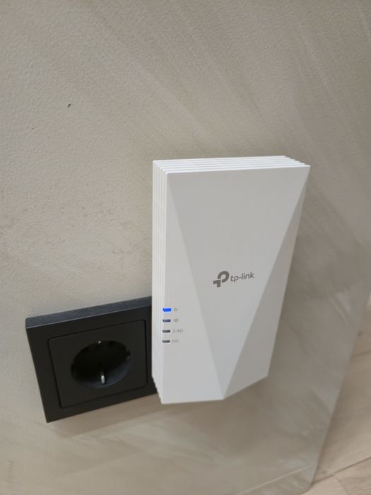 Ретранслятор TP-Link AX1800 Wi-Fi 6 Range Extender (RE600X)