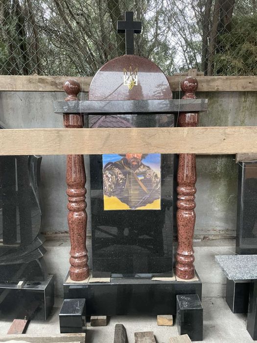Виготовлення  гранітних памятників