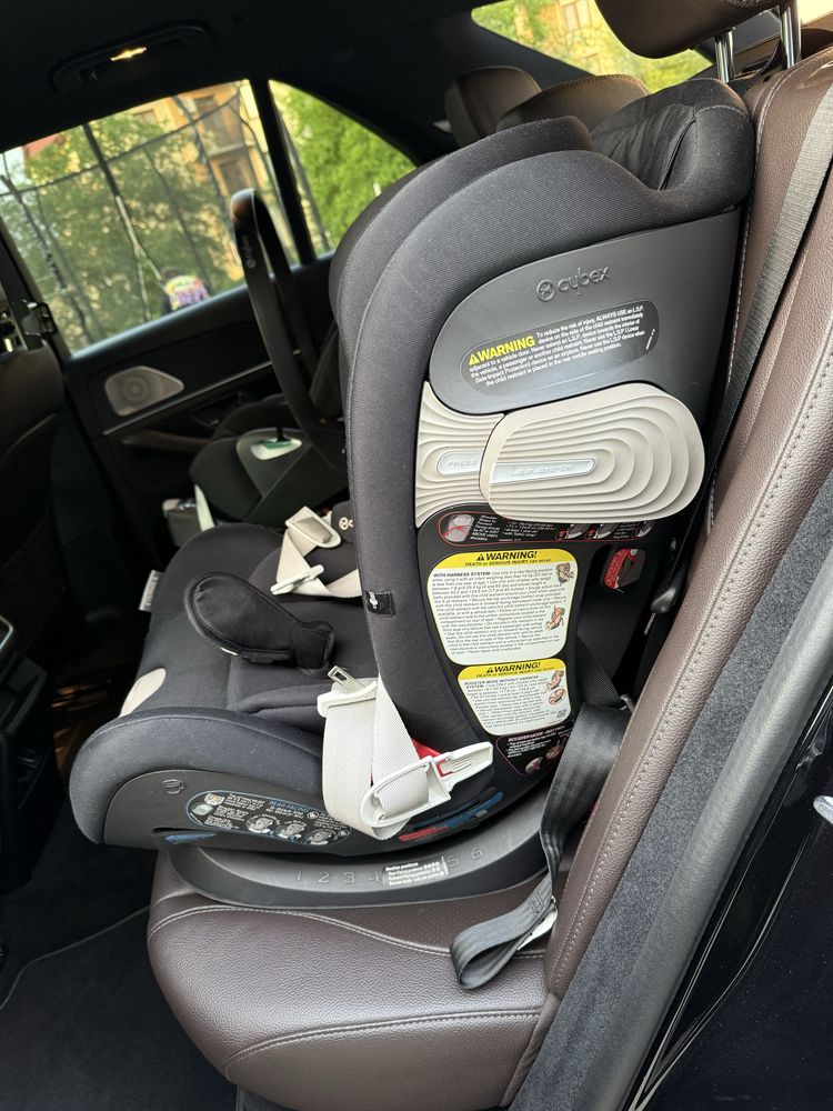 Автокрісло дитяче  Cybex Eternis