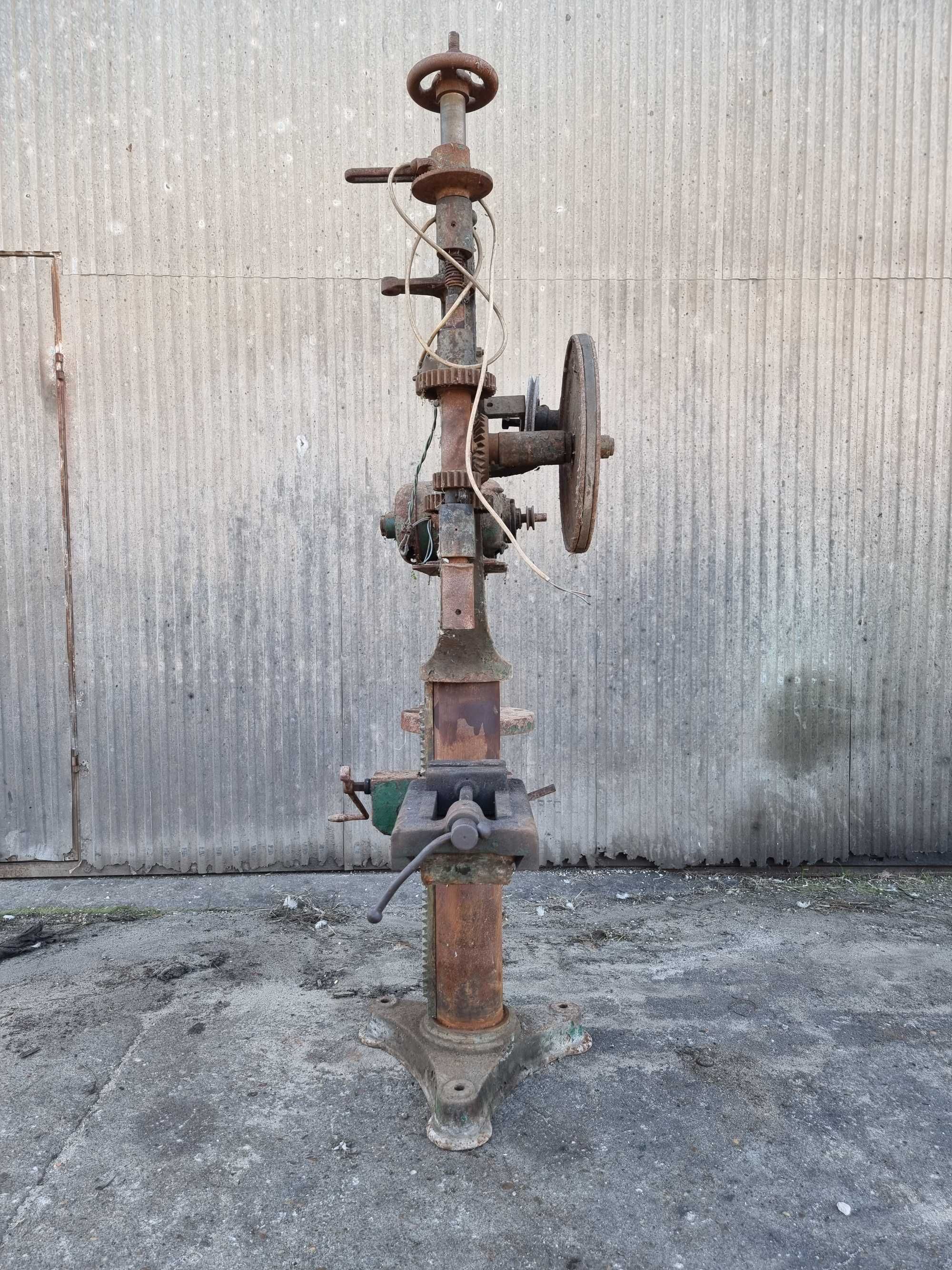 Engenho de furar antigo