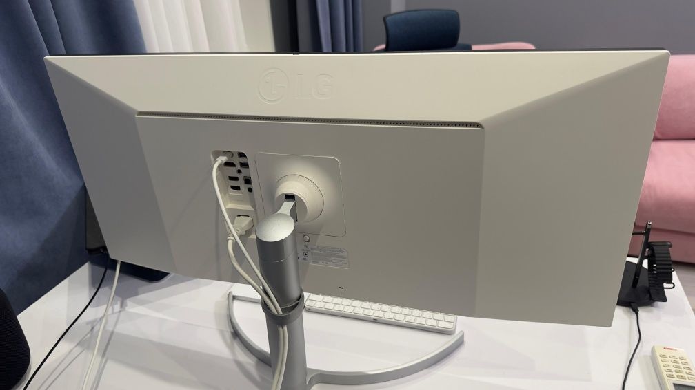 Монітор LG 34WK95U-W 34''